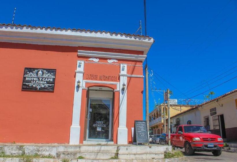 فندق Y Café Ixmati Suchitoto