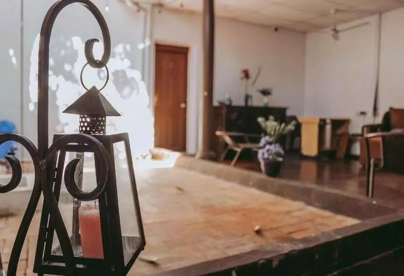 Hotelli Y Café Ixmati Suchitoto