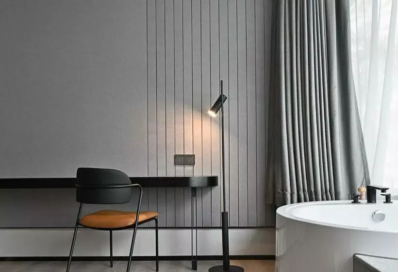 Lia Hotel Shenzhen Qianhai Baoan Center Turnaround Metro Station