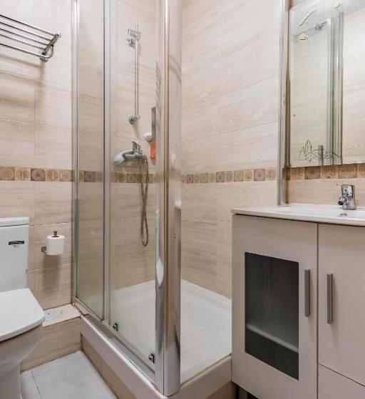 پانسیون Beautiful Room In Heart Of Madrid