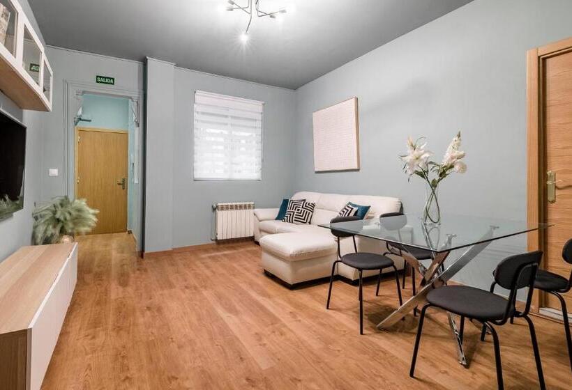 پانسیون Beautiful Room In Heart Of Madrid