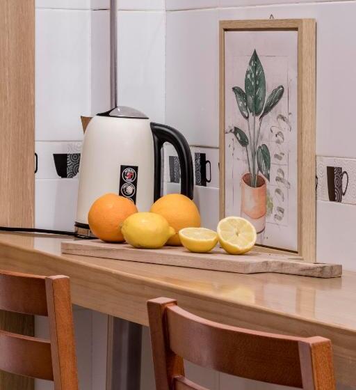 پانسیون Beautiful Room In Heart Of Madrid