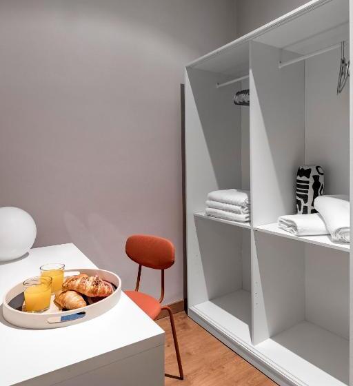 پانسیون Beautiful Room In Heart Of Madrid