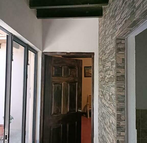 پانسیون Casa Aldama 83