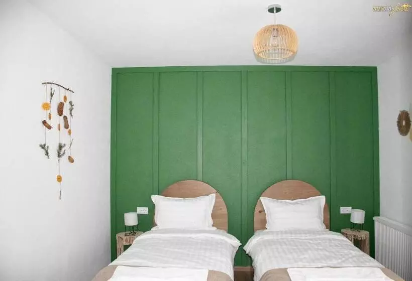 پانسیون Chalet Deluț