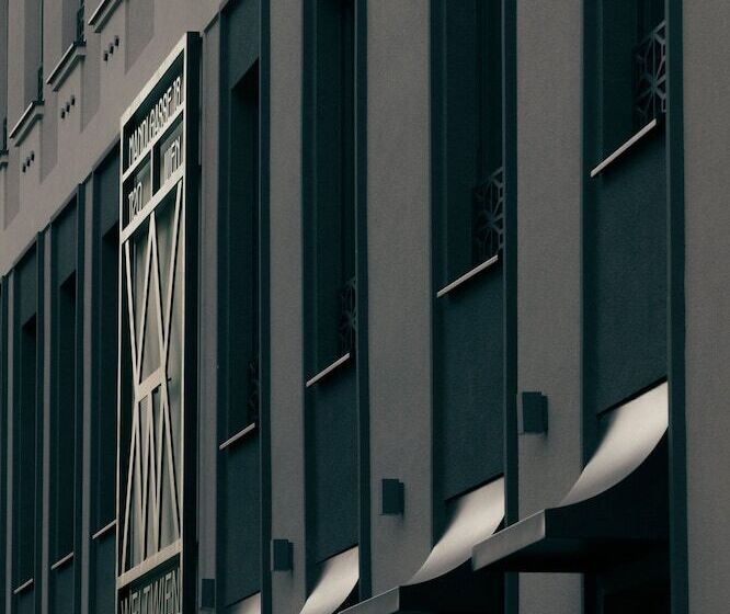 Weltwien Luxury Art Apartments & Free Parking