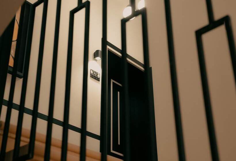 Weltwien Luxury Art Apartments & Free Parking