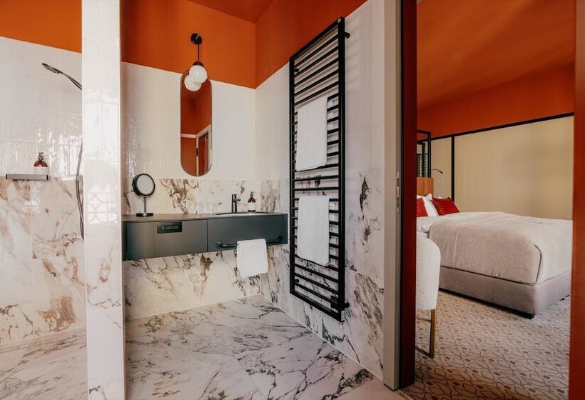 Weltwien Luxury Art Apartments & Free Parking