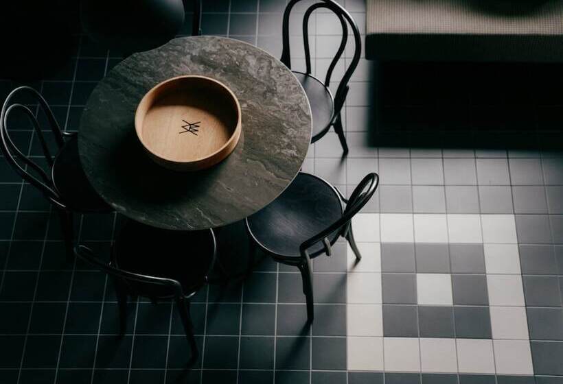 Weltwien Luxury Art Apartments & Free Parking