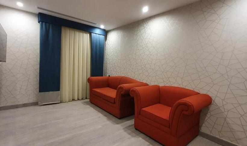 شركة الصنوبرة الفندقية فندق Pine In