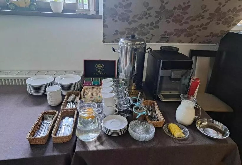 Retkeilymaja Zajazd Drogorad Restauracja I Noclegi