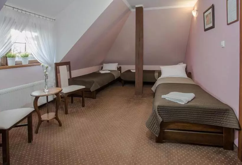 Retkeilymaja Zajazd Drogorad Restauracja I Noclegi