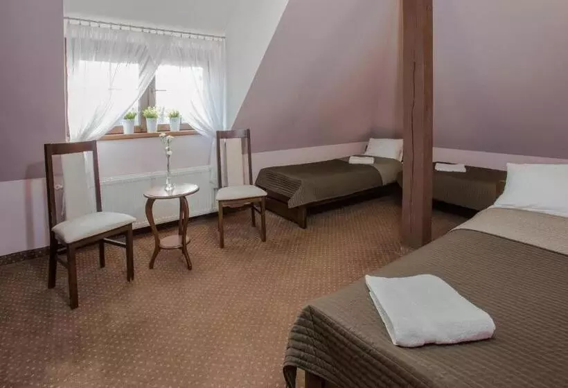 Retkeilymaja Zajazd Drogorad Restauracja I Noclegi