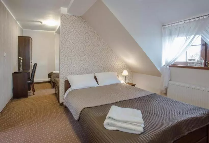 Retkeilymaja Zajazd Drogorad Restauracja I Noclegi