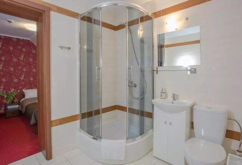 Retkeilymaja Zajazd Drogorad Restauracja I Noclegi