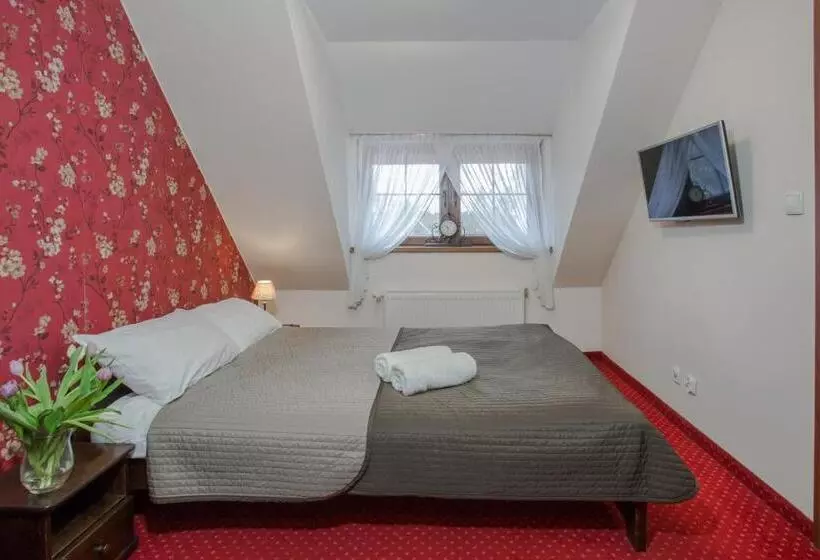 Retkeilymaja Zajazd Drogorad Restauracja I Noclegi