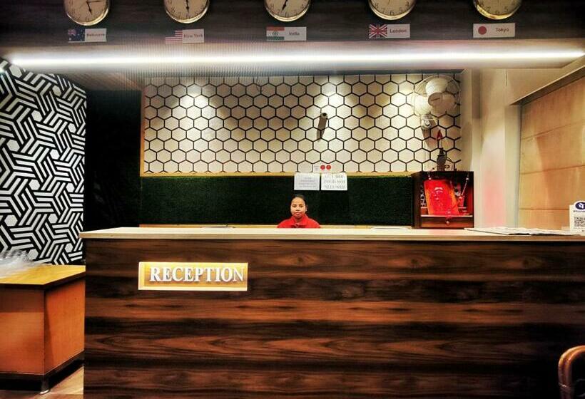 Hotel 21 Next To Chd Railway Station