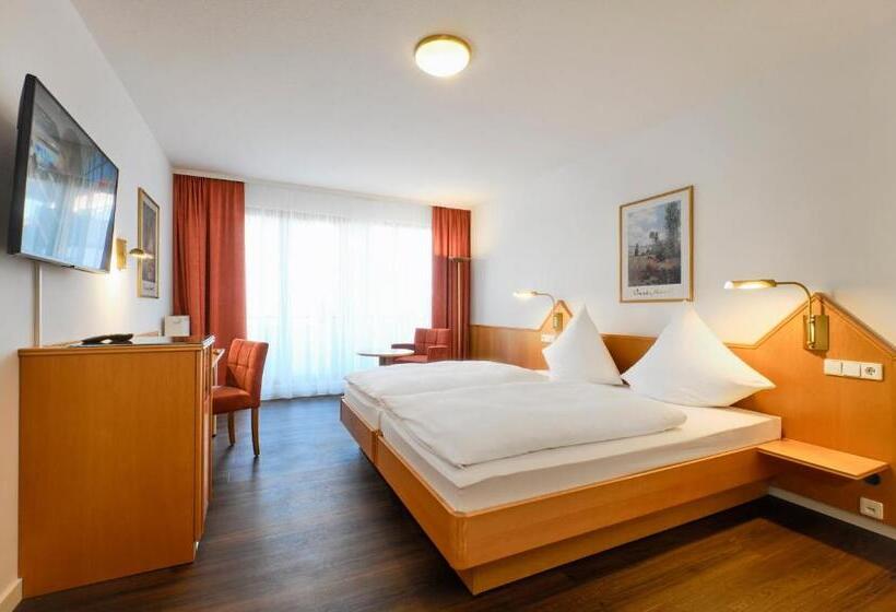 ホテル Restaurant Waldhorn Holzgerlingen