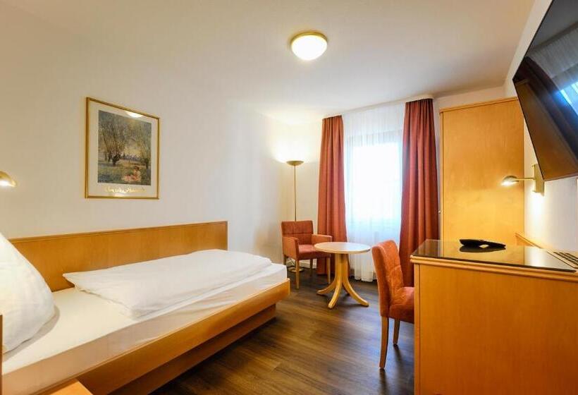 ホテル Restaurant Waldhorn Holzgerlingen