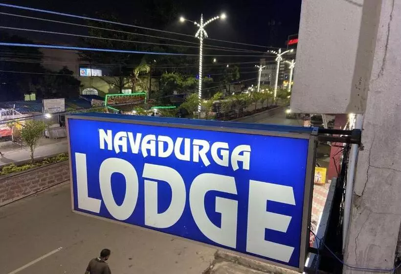 ホテル Spot On 85777 Navadurga Lodge