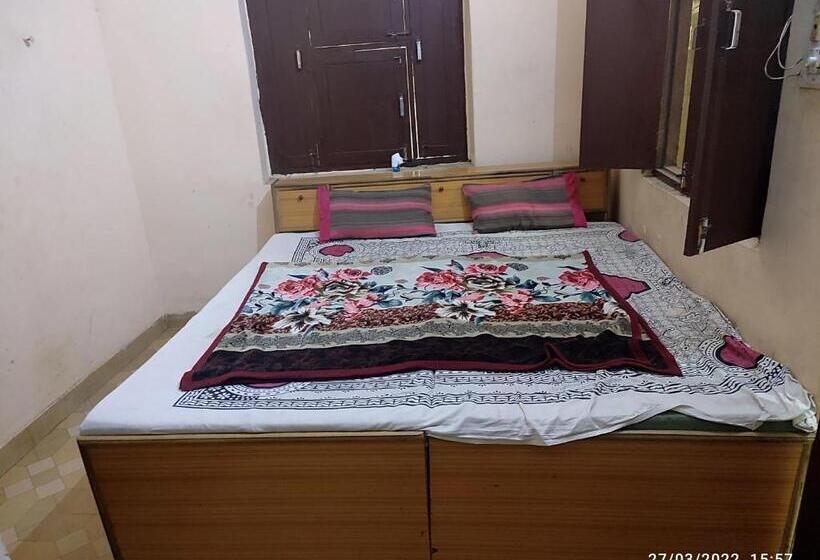 בית מלון כפרי Spot On 88162 Four Season