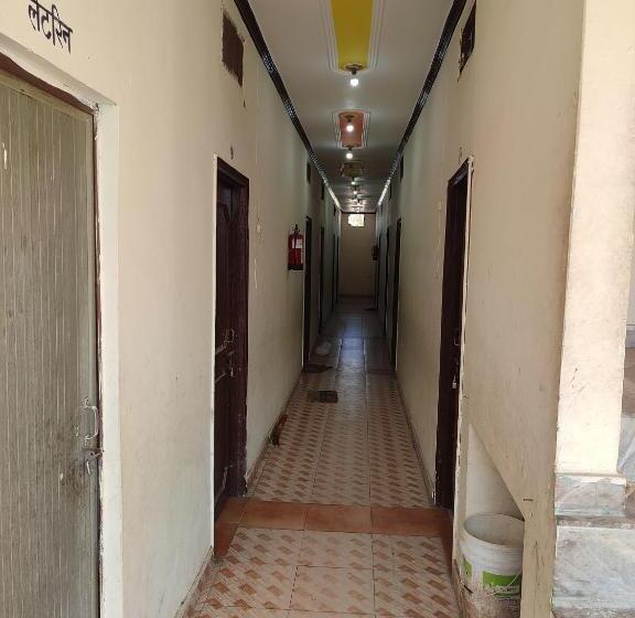 בית מלון כפרי Spot On 88162 Four Season