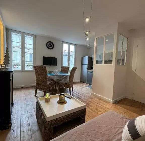 L Escale Niortaise   Centre Ville   10mn Gare   Wifi   Netflix