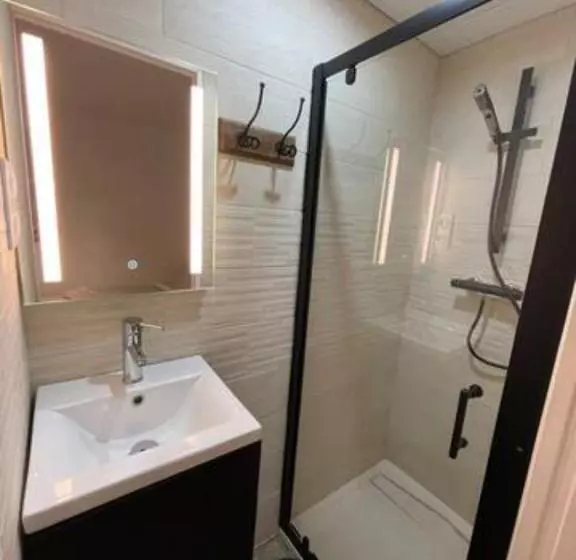 L Escale Niortaise   Centre Ville   10mn Gare   Wifi   Netflix