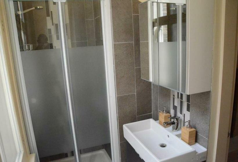 بنسيون 43a Crown Street