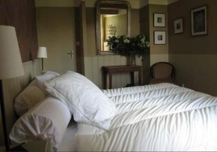 פנסיון L Apouticayre