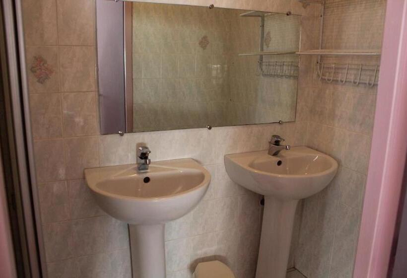 膳宿费 Les Morillons