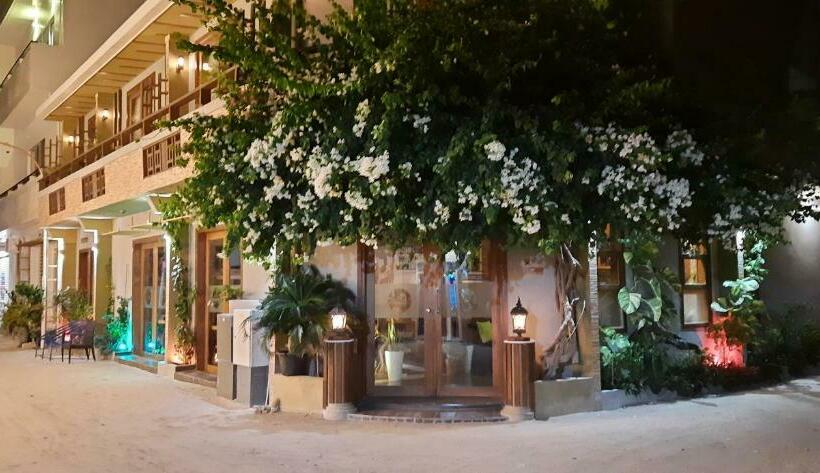 پانسیون Maladiwa Beach & Spa