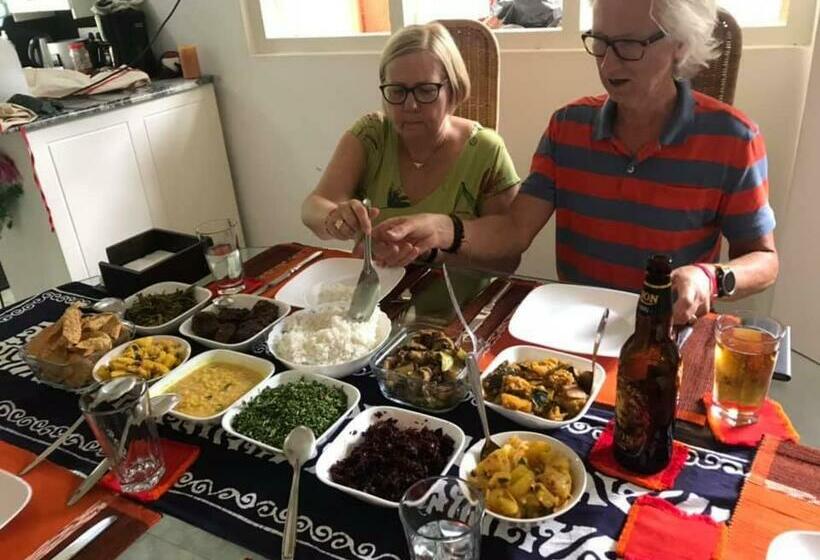 Pensão Tropical Colonial Retreat Minutes From The Beach