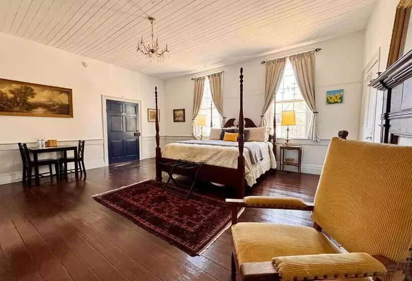 The Sunnyside Sisters Bed And Breakfast