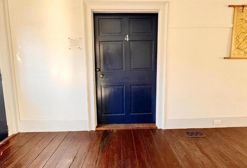 The Sunnyside Sisters Bed And Breakfast