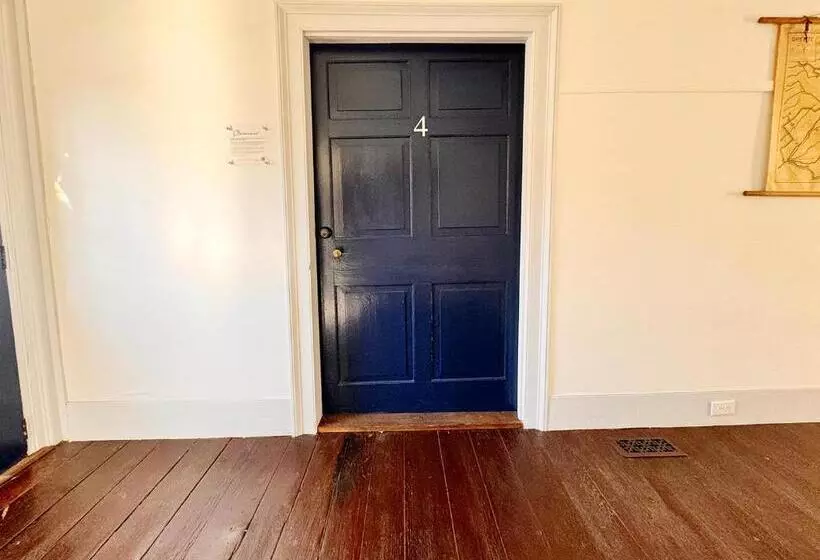 The Sunnyside Sisters Bed And Breakfast