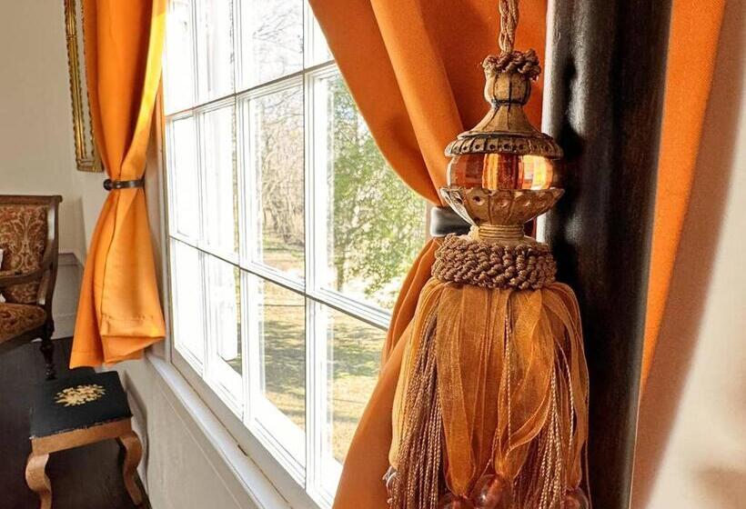 The Sunnyside Sisters Bed And Breakfast