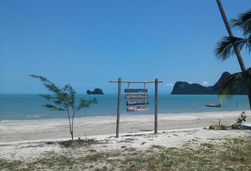 הוסטל Baan Suchanuch