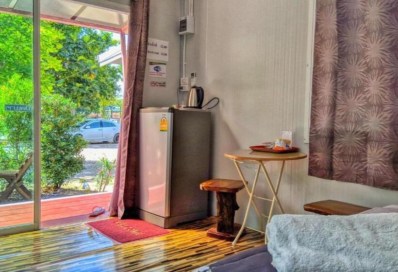 הוסטל Baan Suchanuch