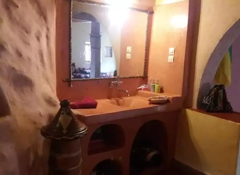ユースホステル Kasbah Tinariwin