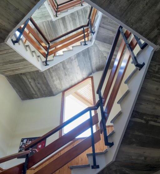 هاستل Planoles Xanascat