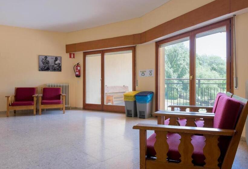 هاستل Planoles Xanascat