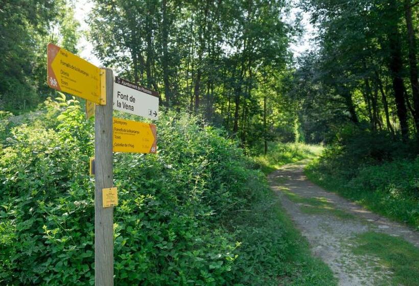 هاستل Planoles Xanascat