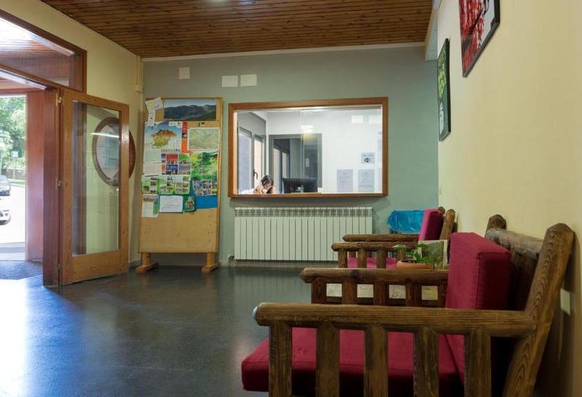 هاستل Planoles Xanascat