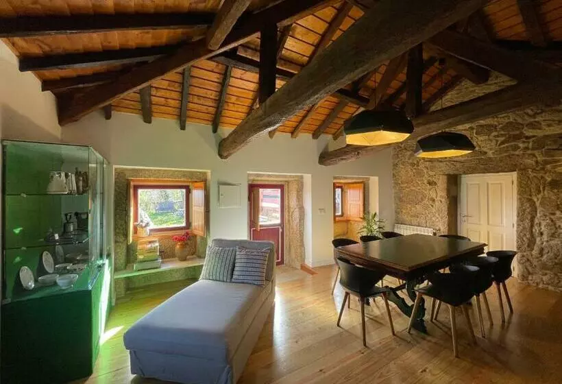 تختخواب و صبحانه Altavista