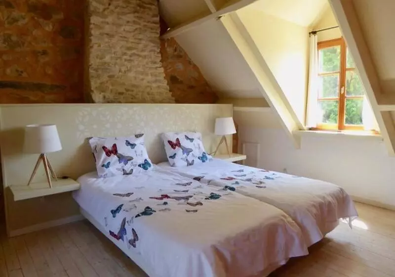 ベッドアンドブレックファースト Chambres D Hotes à La Chandelle