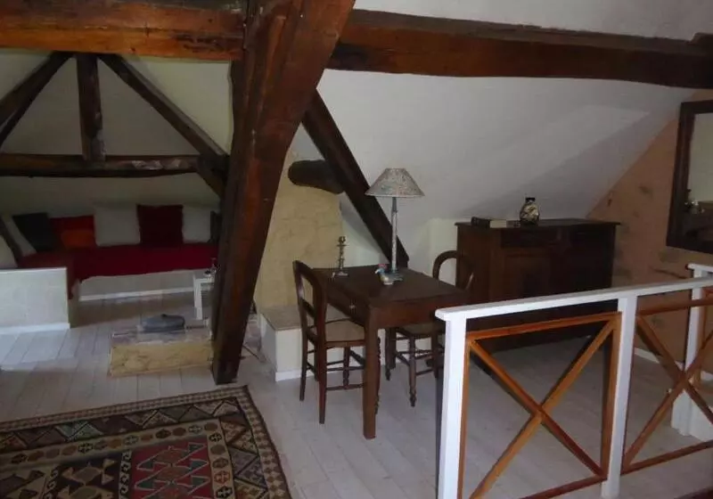 ベッドアンドブレックファースト Chambres D Hotes à La Chandelle