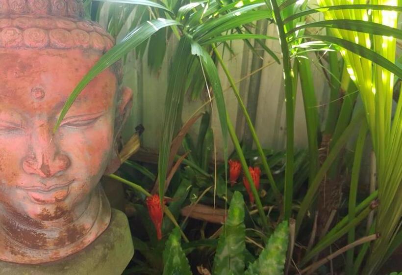 민박 Lakeside Bungalow