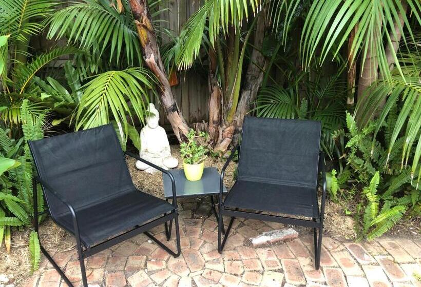 민박 Lakeside Bungalow