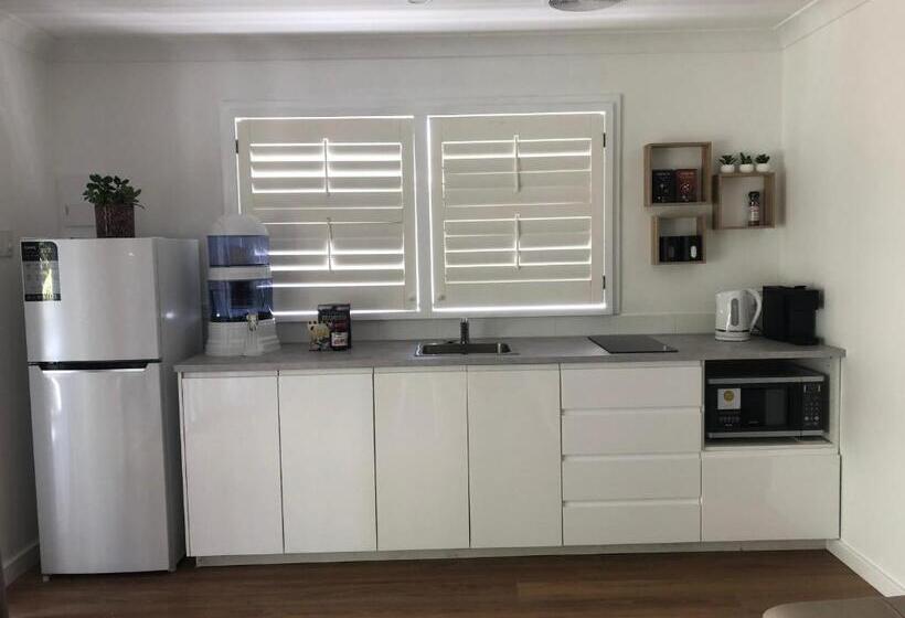 민박 Lakeside Bungalow